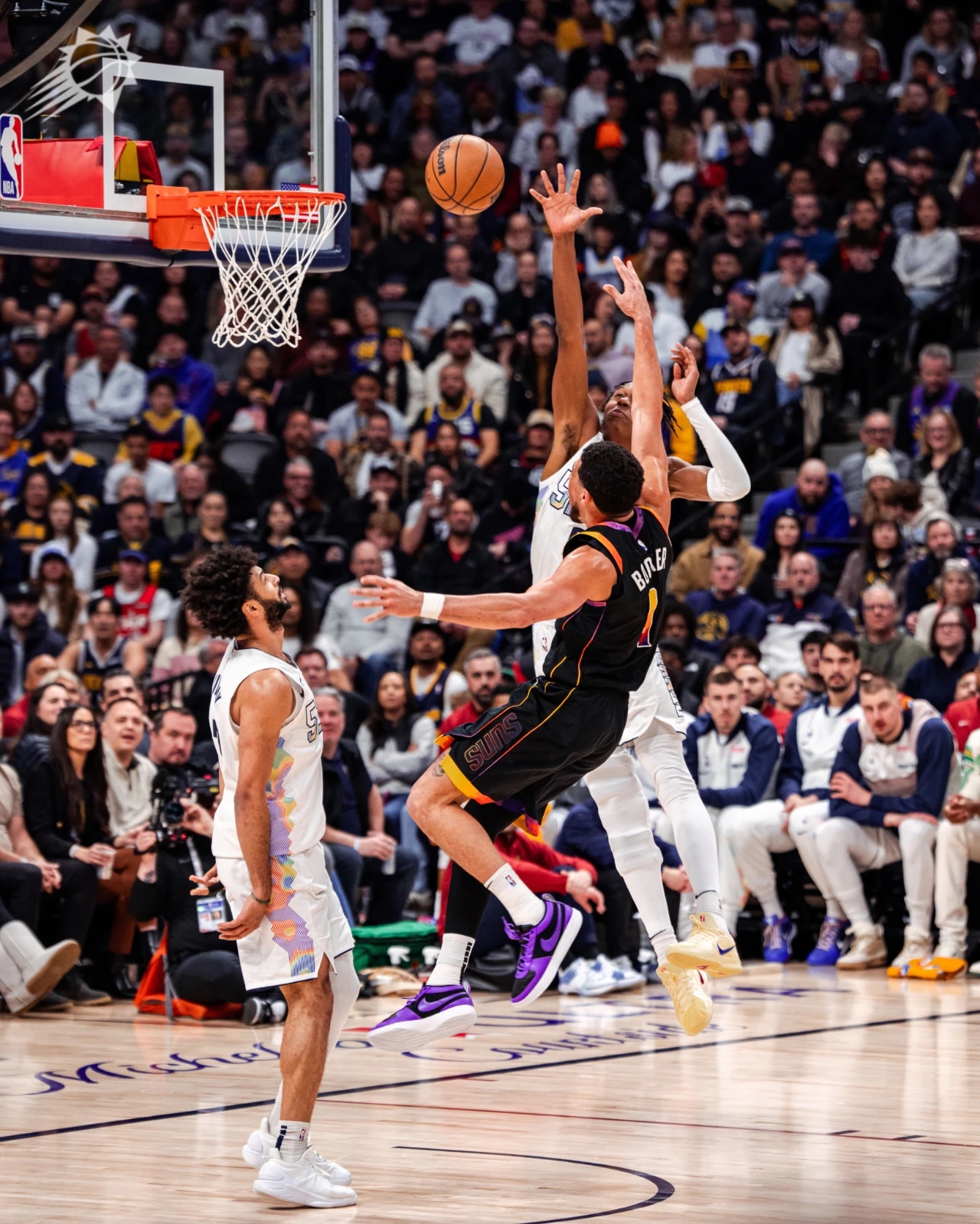 魔术碾压太阳,东契奇扛起全队 魔术碾压太阳,东契奇扛起全队