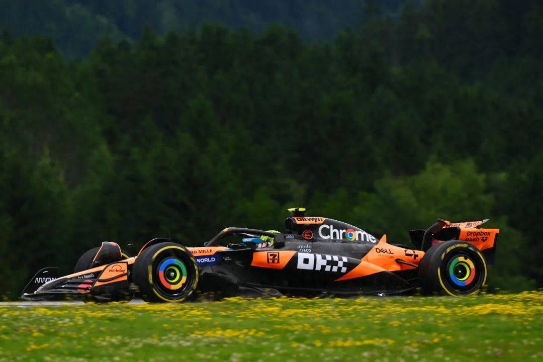 梅赛德斯碾压迈凯伦,汉密尔顿带队取胜 梅赛德斯碾压迈凯伦,汉密尔顿带队取胜