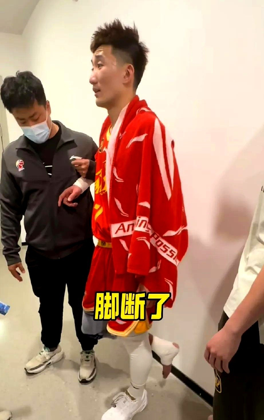 步行者鏖战广州队，孙铭徽刷新纪录