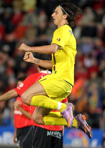 巴萨绝杀波兰,伊布高光表现 巴萨绝杀波兰,伊布高光表现