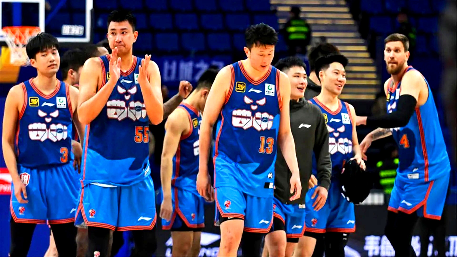 广东队再胜新疆男篮,风光依旧独领潮流 广东队再胜新疆男篮,风光依旧独领潮流