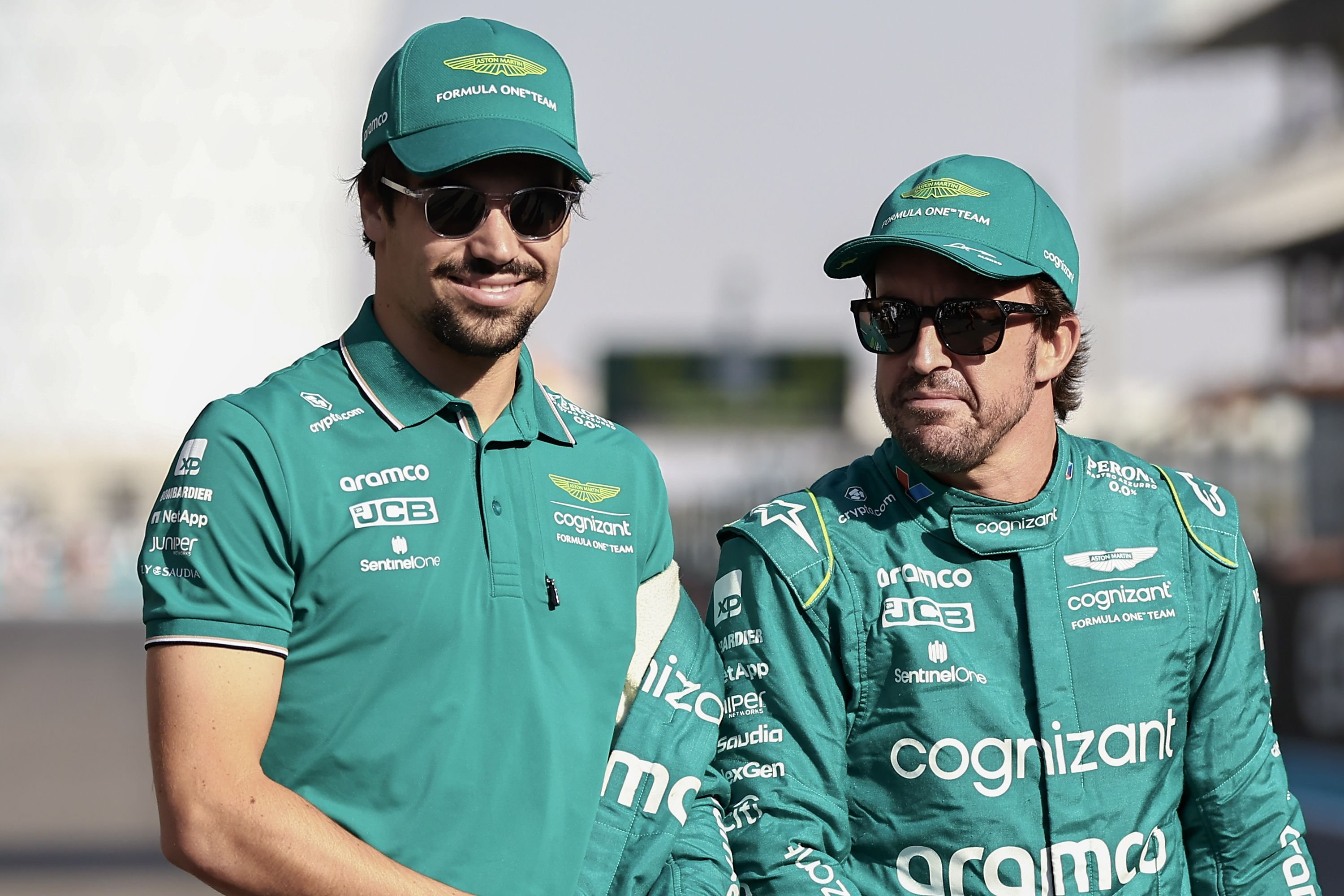 红牛车队翻盘阿斯顿马丁，拉塞尔统治全场