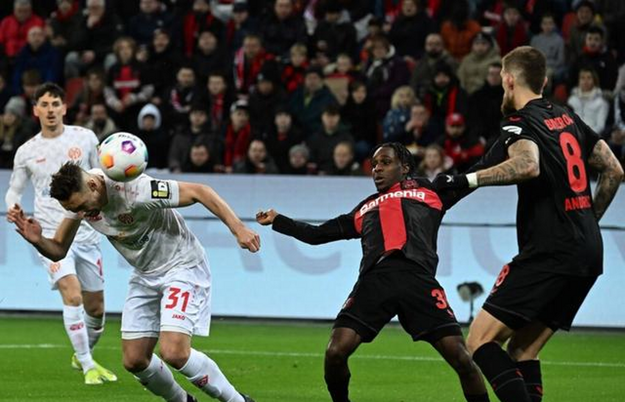 临场挑战强敌，球队势如破竹不择手段