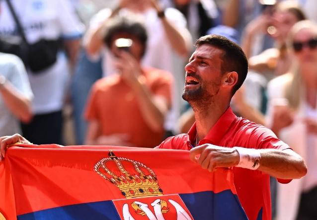 世界网球队险胜英国网球队，德约科维奇完成帽子戏法