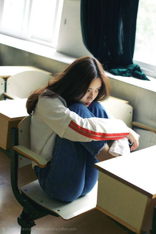 绿茵场上的稳定器，奥利维耶如何助塞维利亚关键战突围，续写阿尔及利亚足球荣光