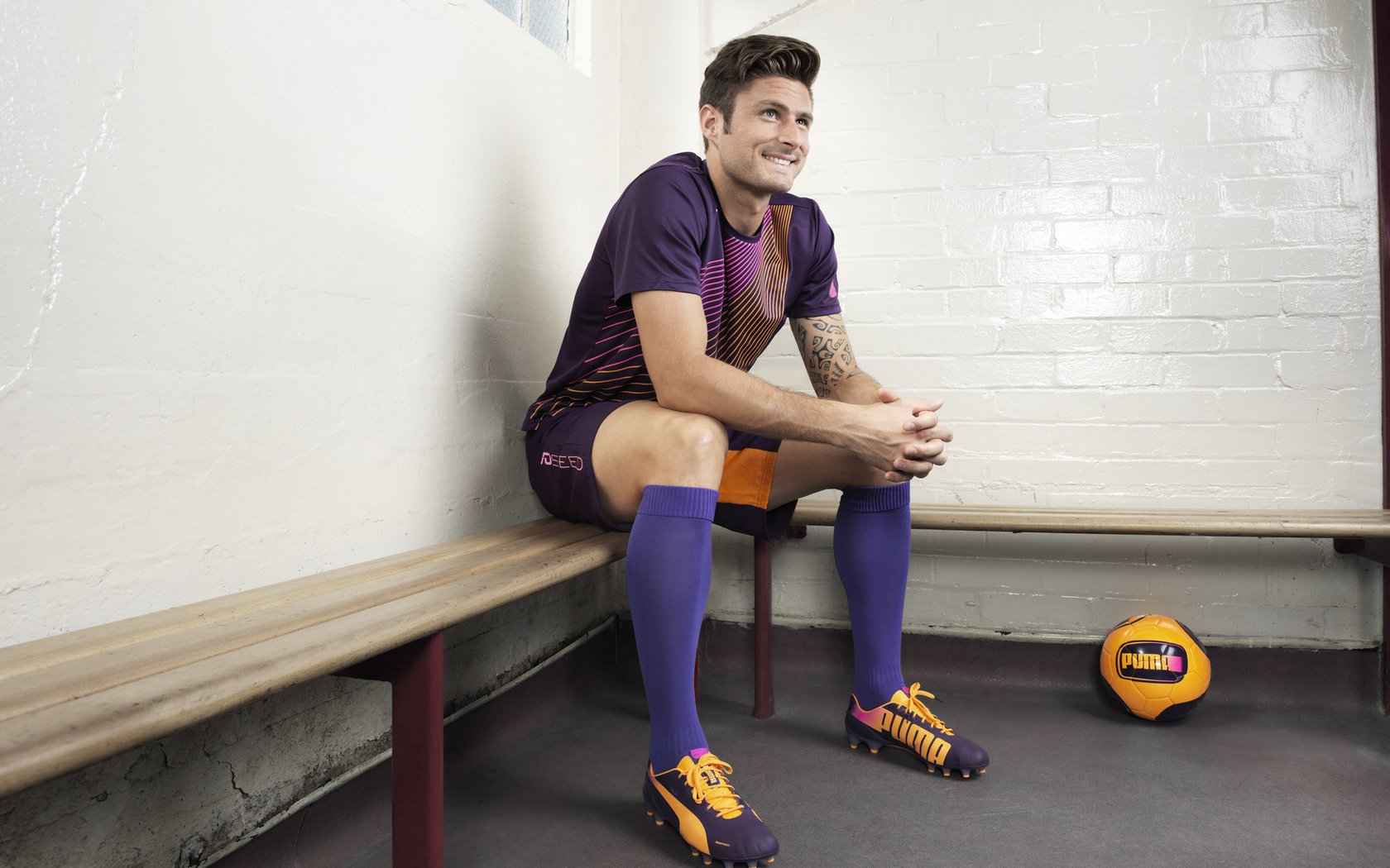 灰熊撕咬雷霆，布克化身铁锁，一场定义球队气质的胜利