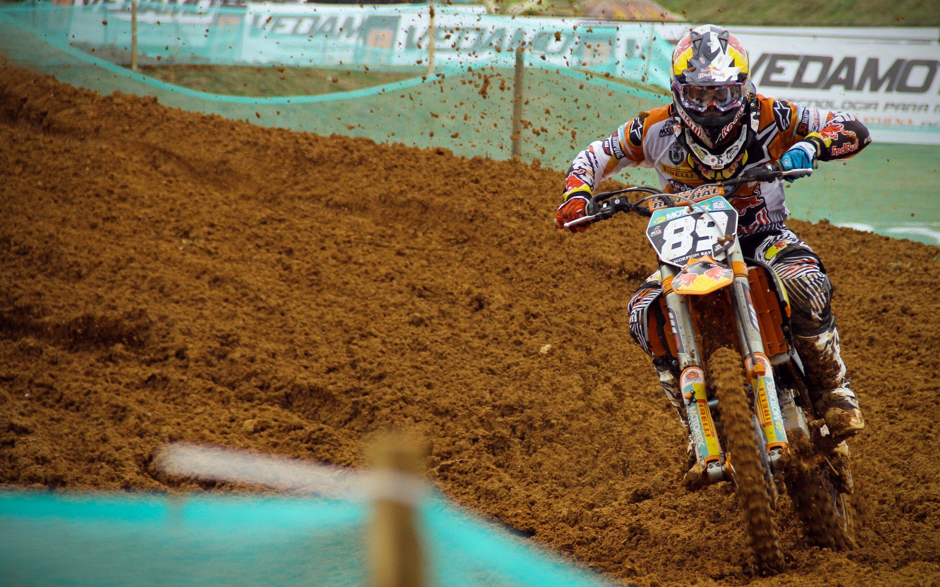 弗拉霍维奇爆发之夜，AC米兰决胜局险胜亚特兰大，意甲格局再掀波澜