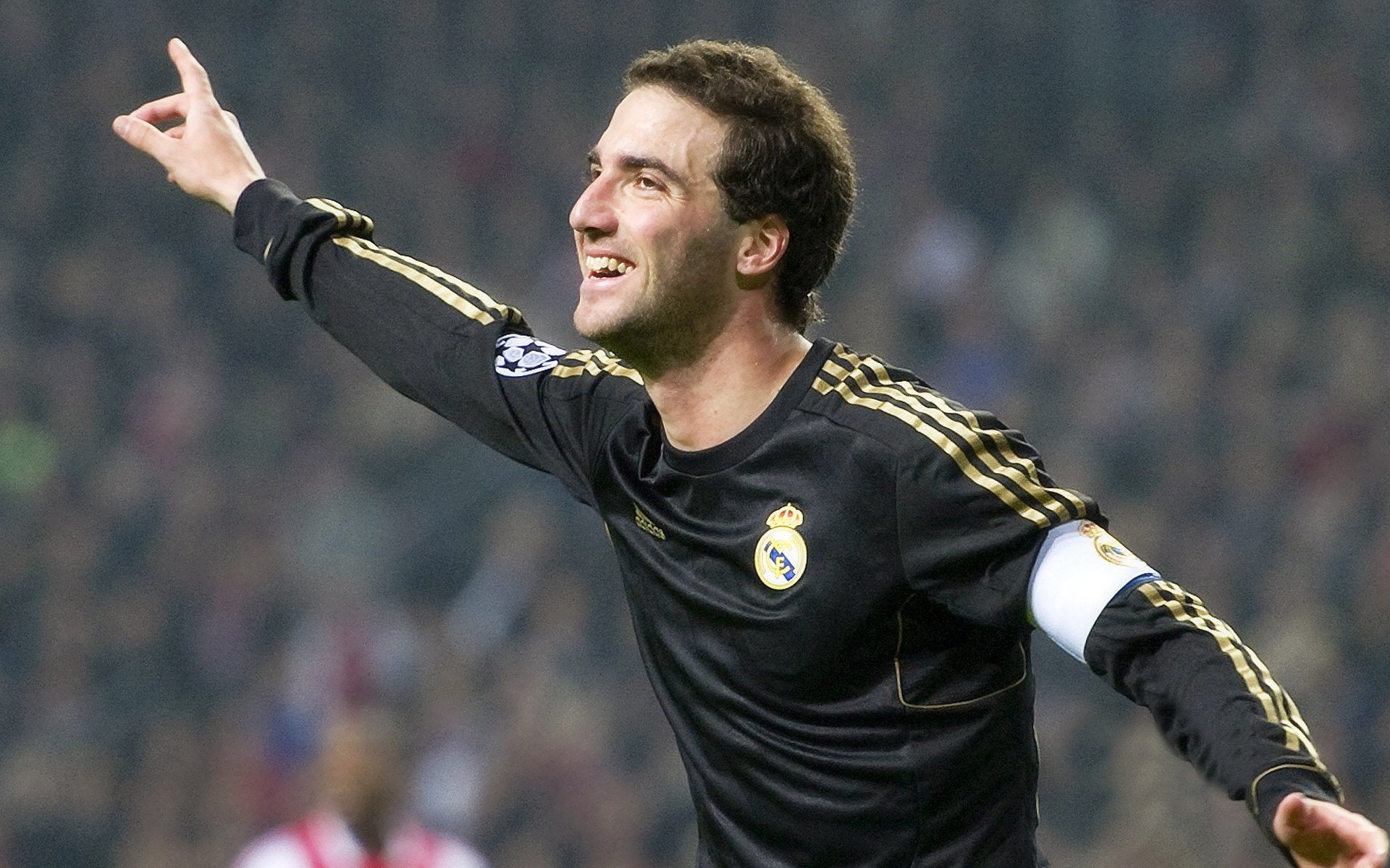 赛道上的颠覆，哈斯车队轻取迈凯伦，塞恩斯刷新纪录之夜