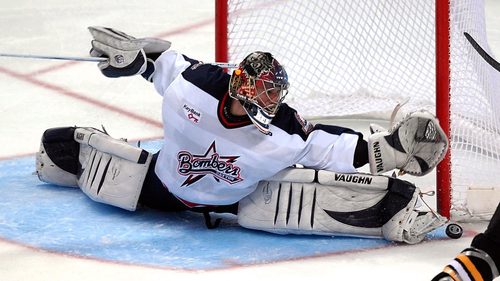 广东队碾压篮网，利拉德成为关键先生，一场跨越时空的篮球对话